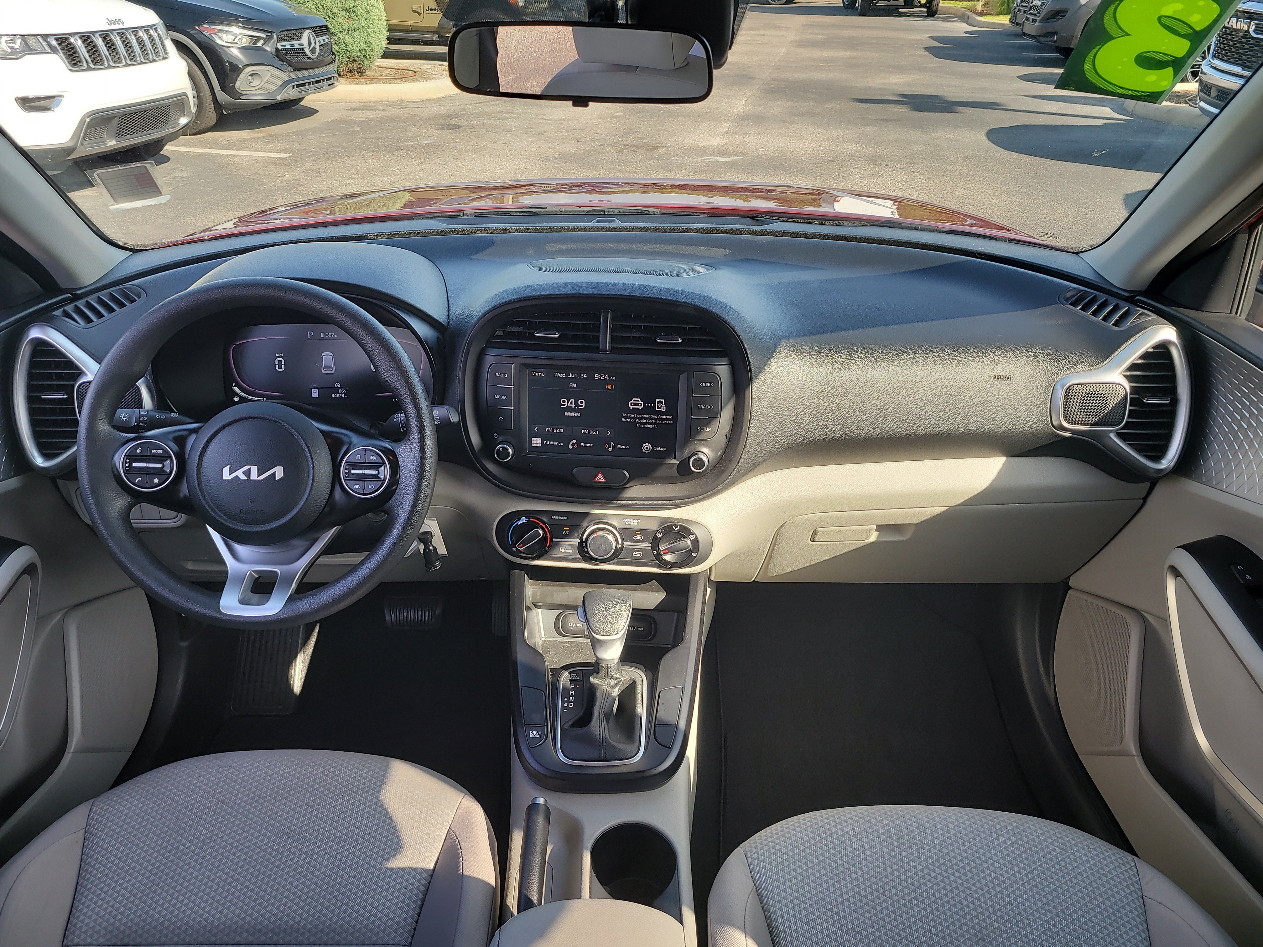 Used 2023 Kia Soul LX FWD image 13