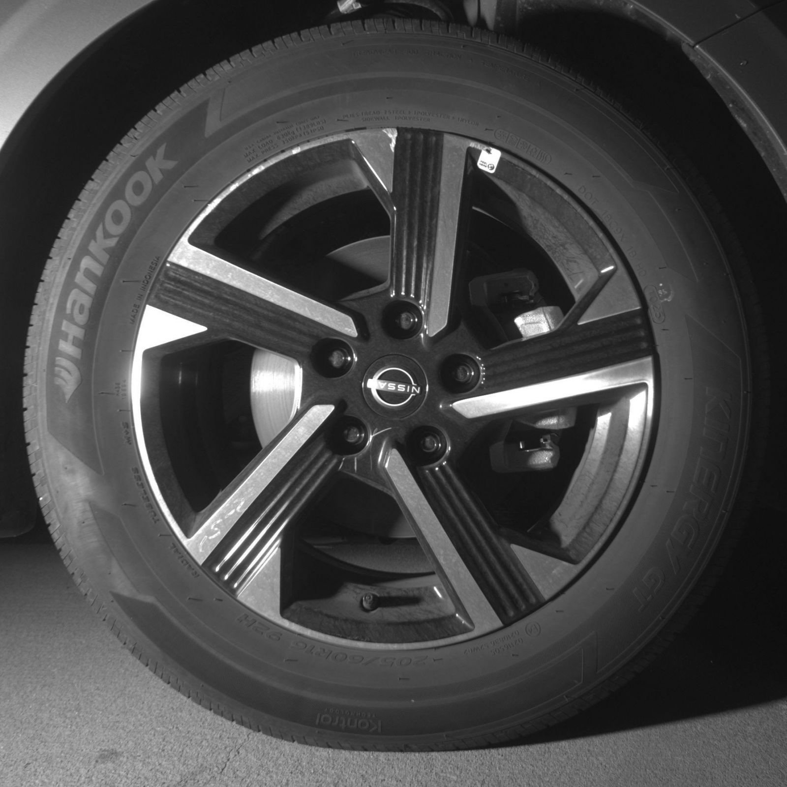 Used 2025 Nissan Sentra SV FWD image 16