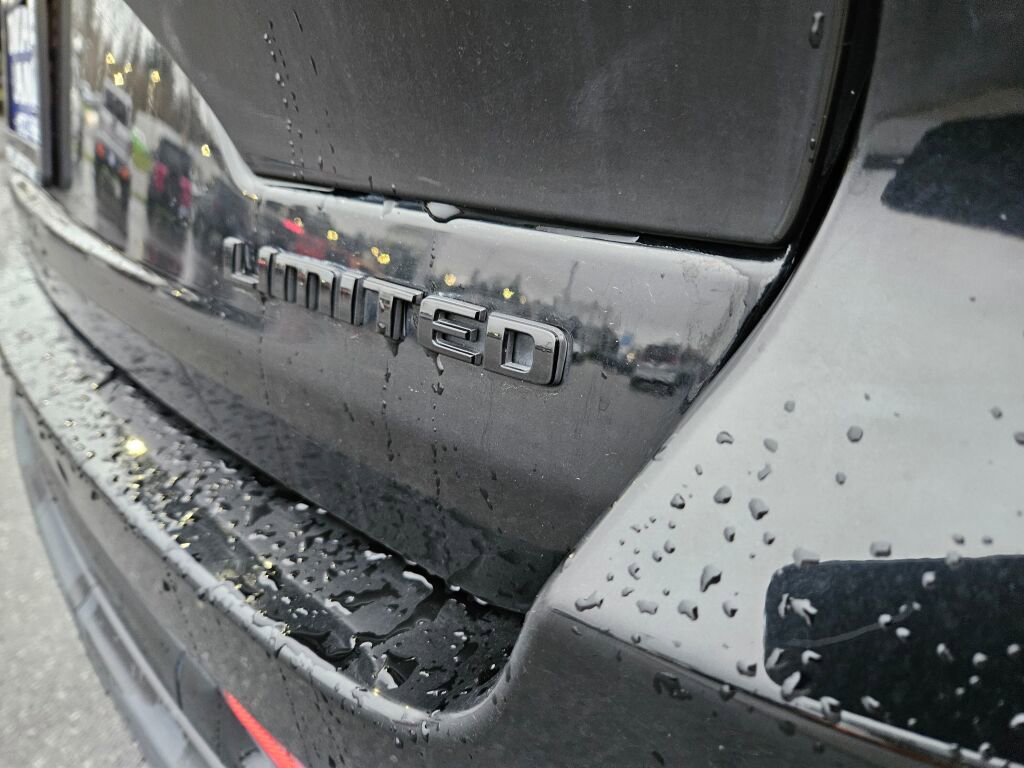 Used 2023 Jeep Grand Cherokee Limited w/ Luxury Tech Group II image 12