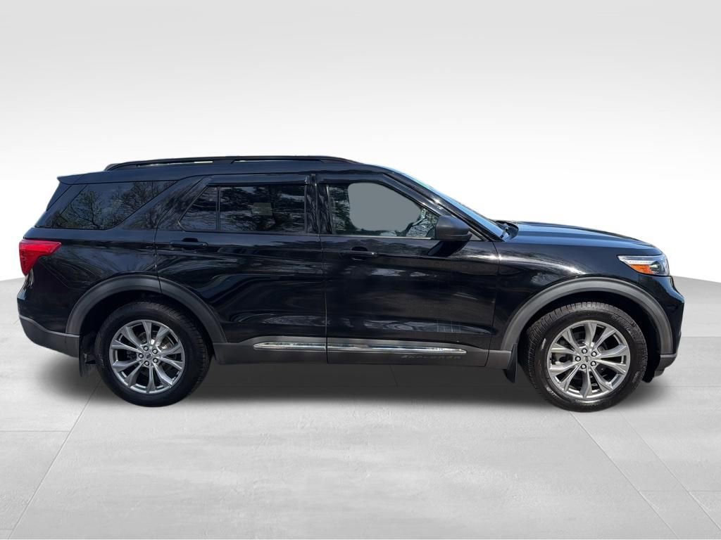 Used 2020 Ford Explorer XLT w/ Equipment Group 202A image 7