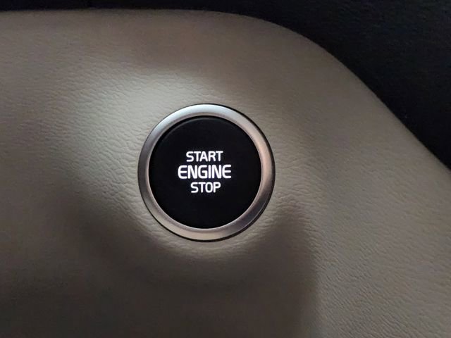 New 2026 Volvo XC40 B4 Plus w/ Protection Package Premier FWD image 20