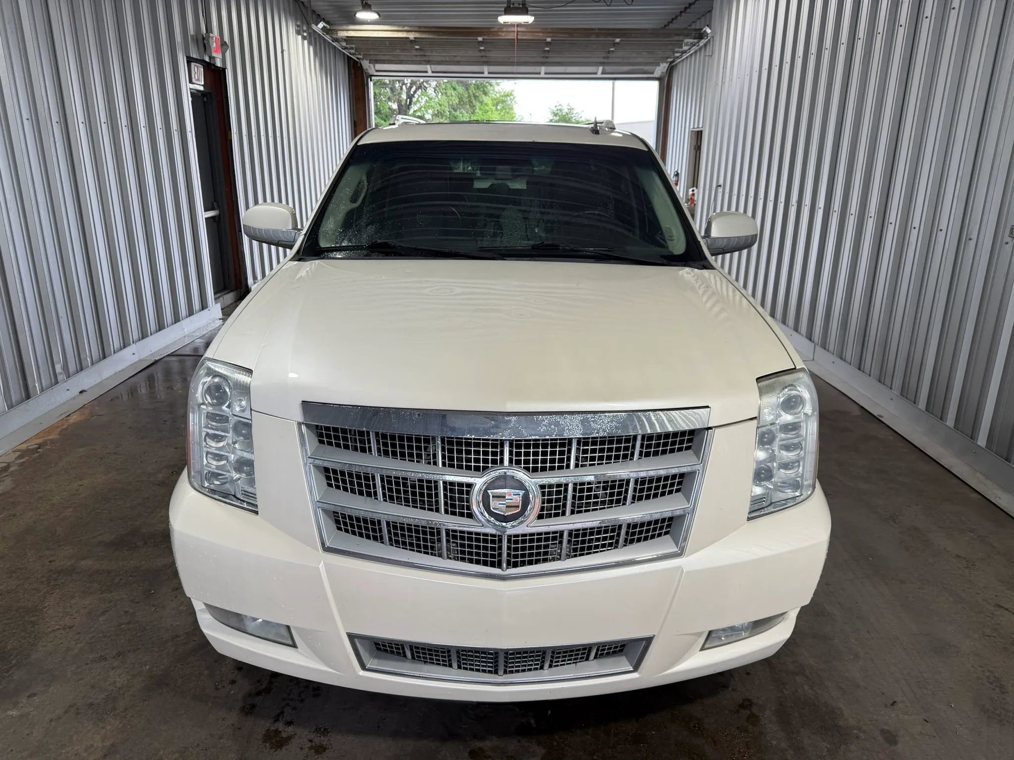 Used 2012 Cadillac Escalade ESV Platinum AWD/4WD image 3