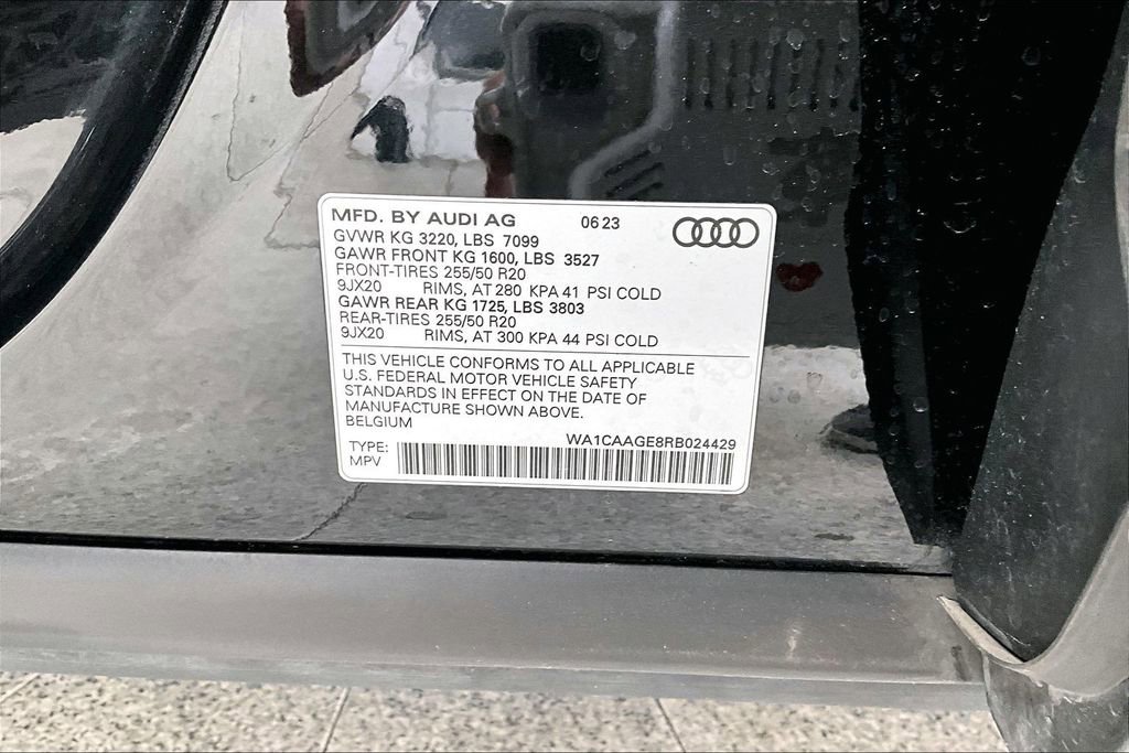Used 2024 Audi Q8 e-tron Premium Plus w/ Premium Plus Package AWD/4WD image 43