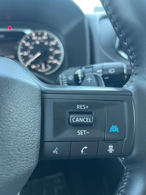 Used 2025 Nissan Rogue SV FWD image 13
