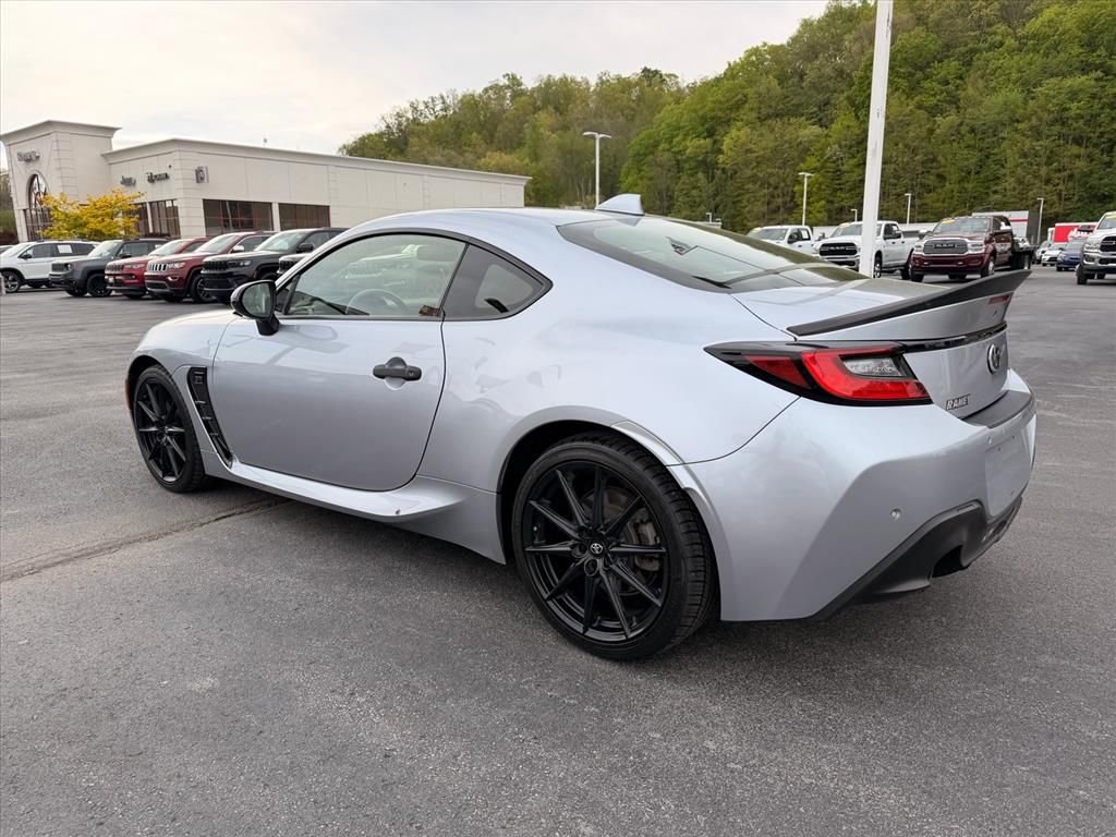 Used 2022 Toyota GR86 Premium RWD image 7