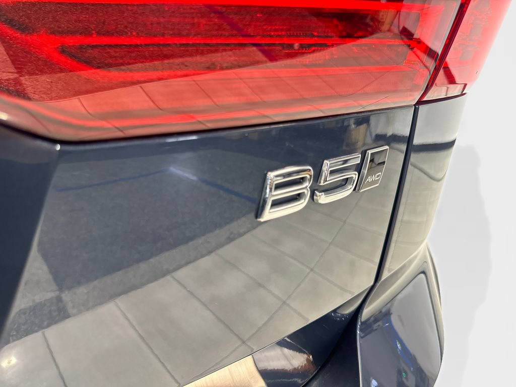 Used 2024 Volvo XC60 B5 Plus w/ Protection Package Premier AWD/4WD image 24
