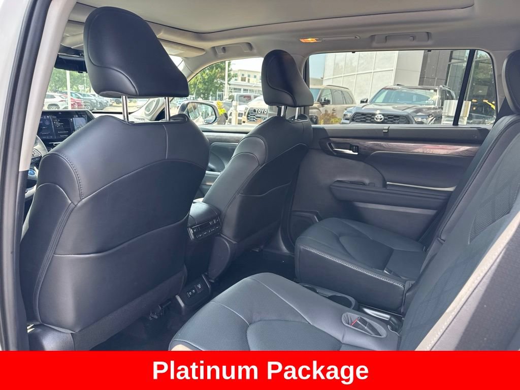 Certified 2020 Toyota Highlander Platinum AWD/4WD image 17