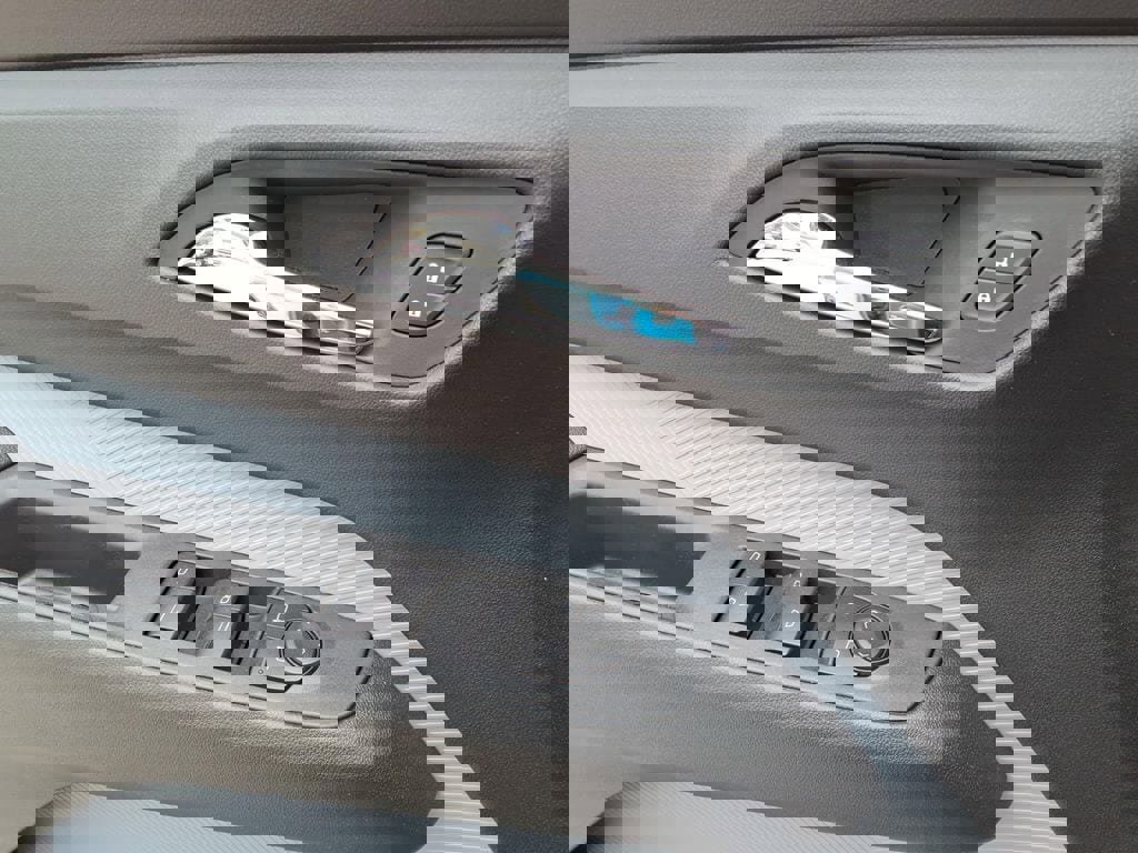 New 2027 Chevrolet Bolt RS w/ Technology Package image 31