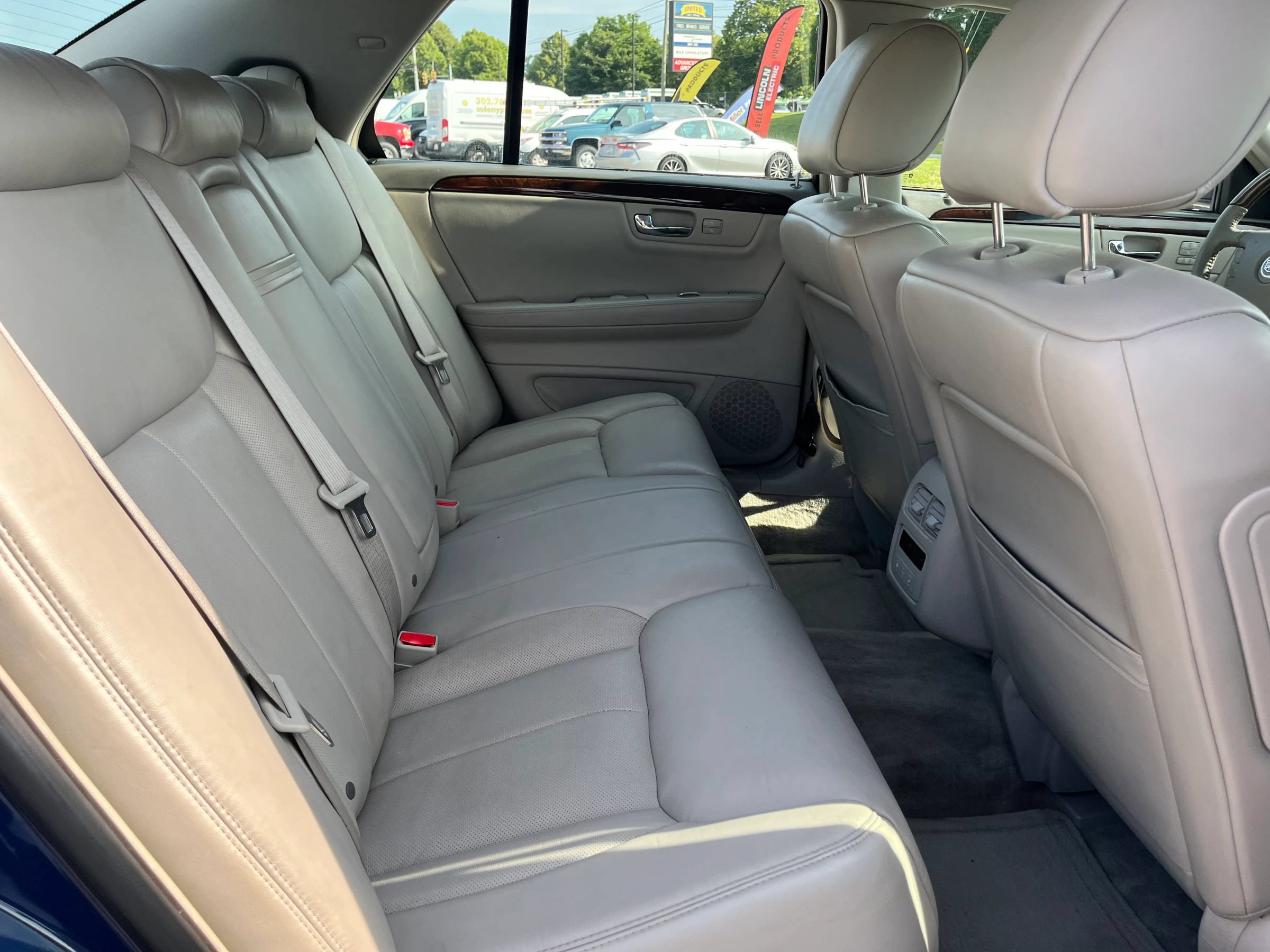 Used 2009 Cadillac DTS w/ Sun And Sound Package FWD image 14