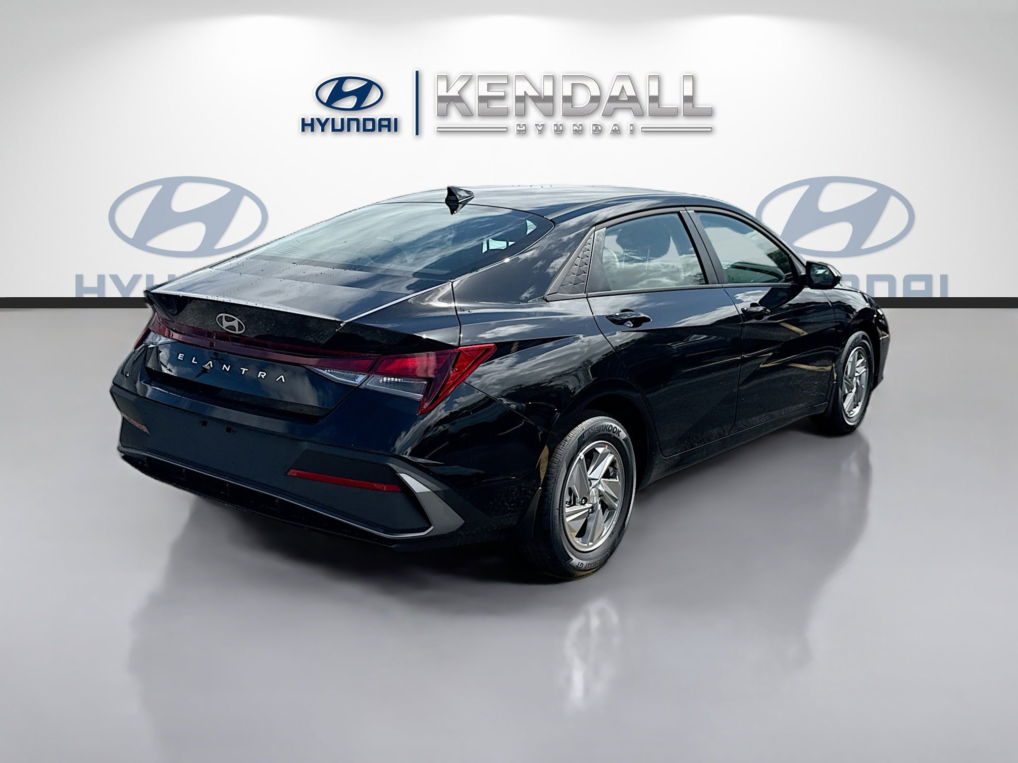 New 2026 Hyundai Elantra SE FWD image 6
