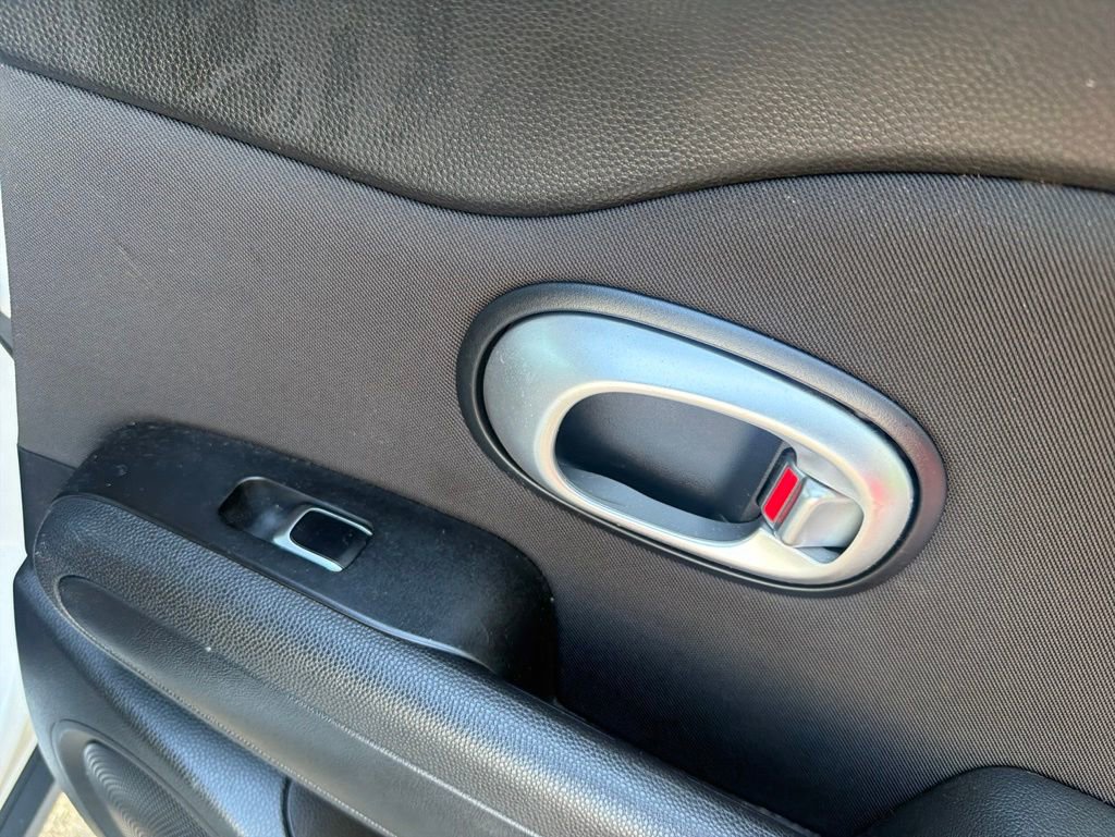 Used 2019 Kia Soul FWD image 25