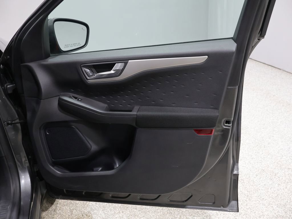 Used 2020 Ford Escape SE image 23