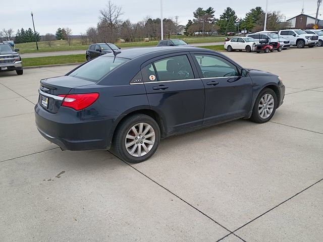 Used 2011 Chrysler 200 Touring image 7