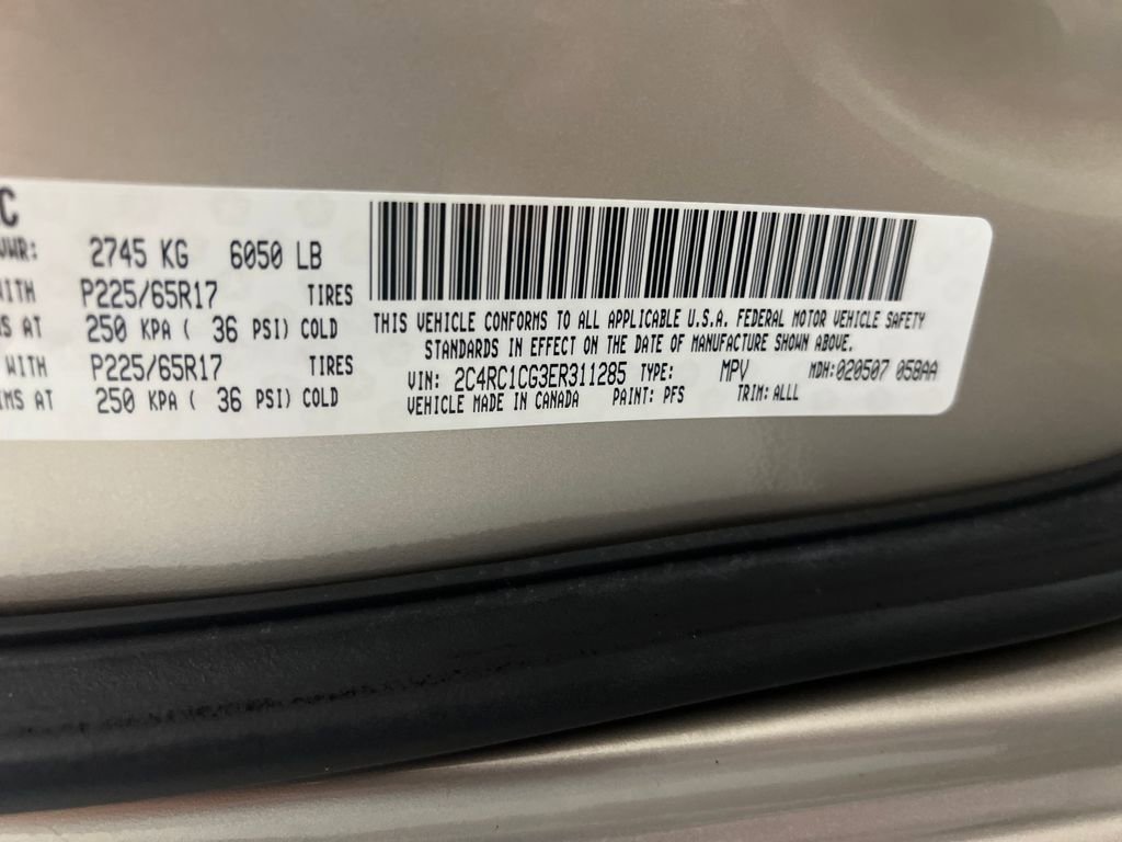 Used 2014 Chrysler Town & Country Touring-L w/ Driver Convenience Group FWD image 35