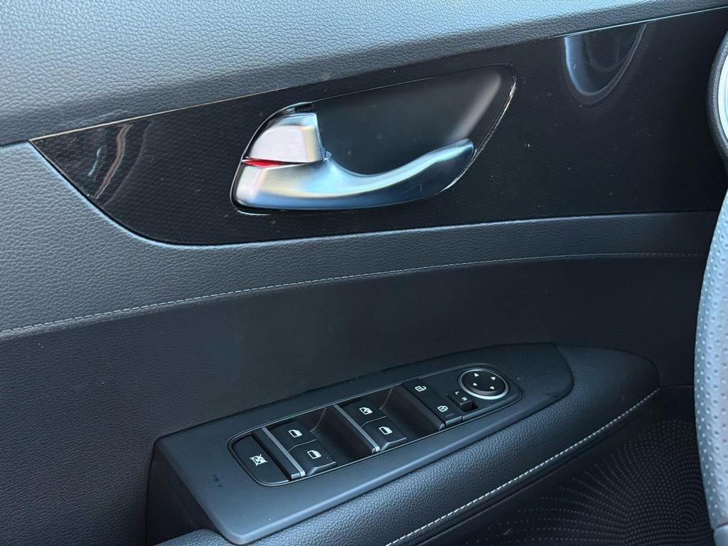 Certified 2023 Kia Forte GT-Line image 24
