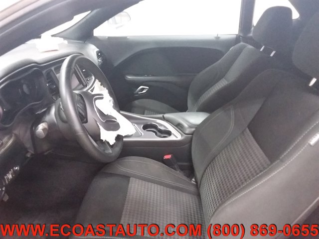 Used 2018 Dodge Challenger SXT w/ Blacktop Package image 7