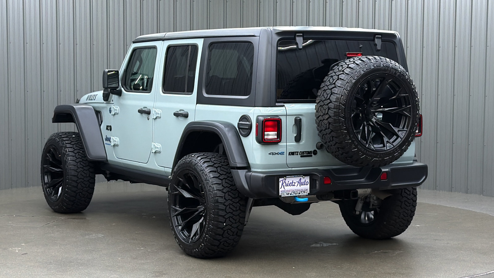 Used 2024 Jeep Wrangler Unlimited AWD/4WD image 3