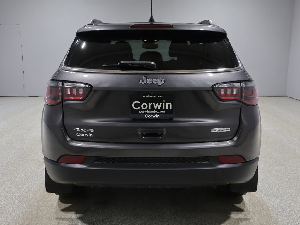 Used 2023 Jeep Compass Latitude image 3