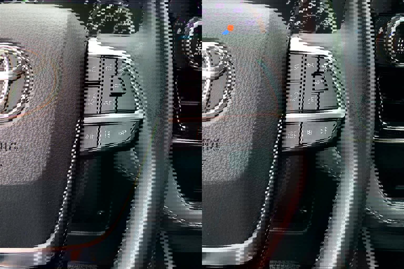 Used 2021 Toyota Highlander XLE image 25