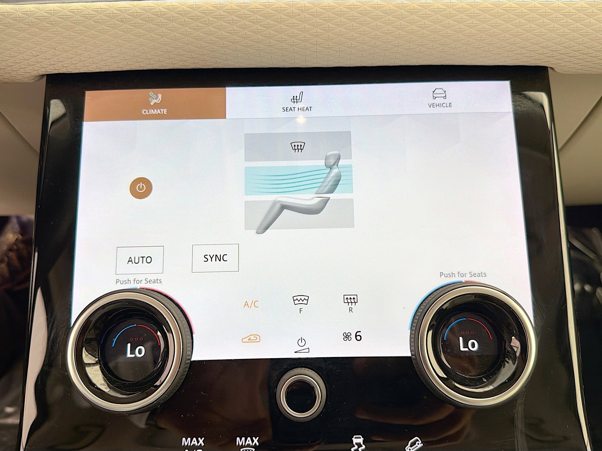 Used 2022 Land Rover Range Rover Velar R-Dynamic S image 35