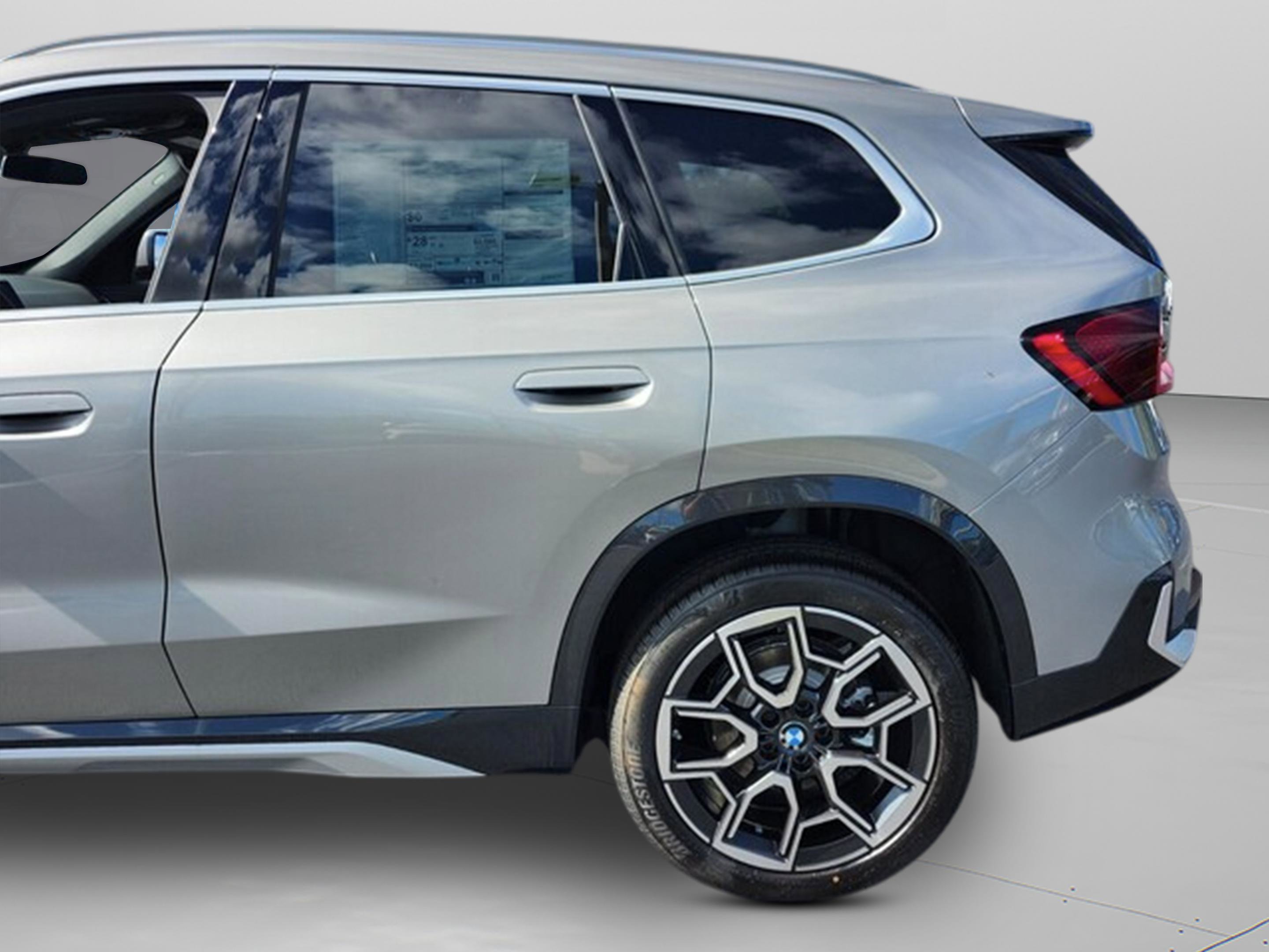New 2026 BMW X1 xDrive28i w/ M Sport Package AWD/4WD image 39