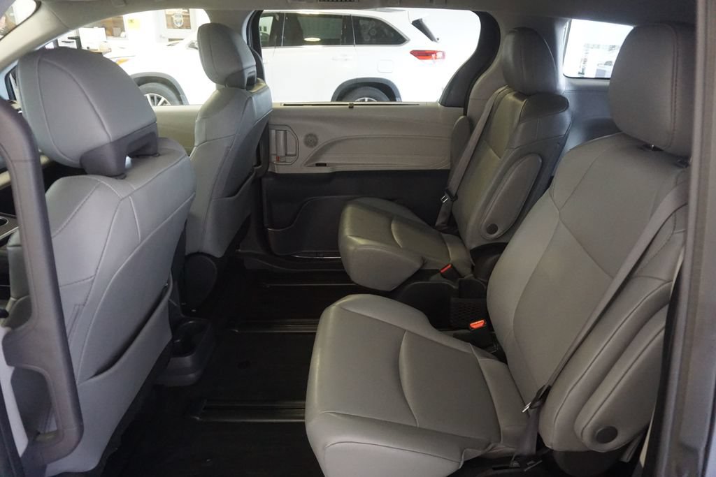 Used 2024 Toyota Sienna XLE w/ XLE Plus Package AWD/4WD image 24