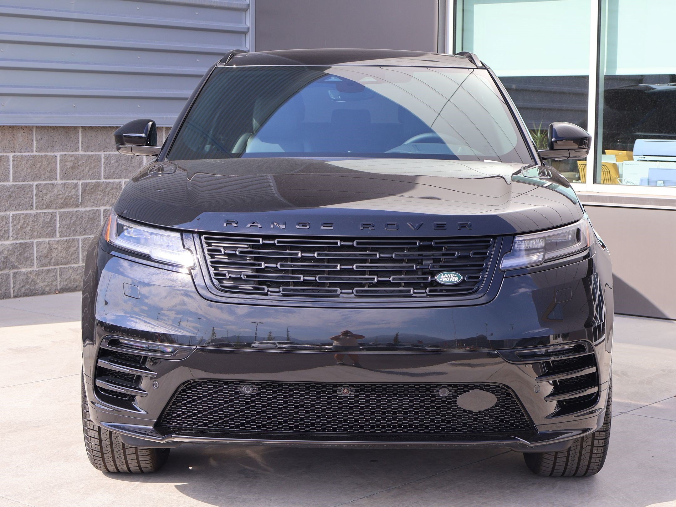 New 2026 Land Rover Range Rover Velar Belgravia AWD/4WD image 2