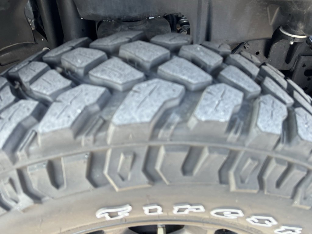 Used 2023 Jeep Gladiator Sport image 11