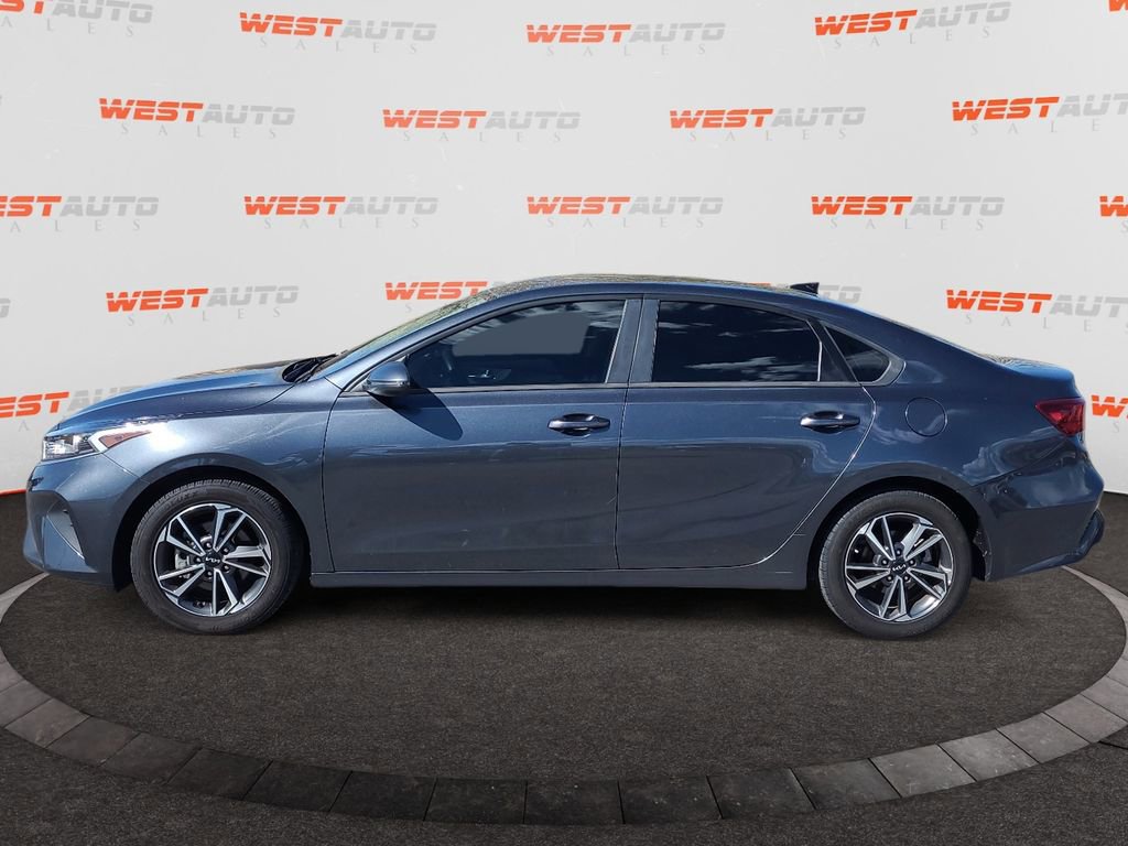 Used 2022 Kia Forte LXS w/ LXS Technology Package FWD image 2