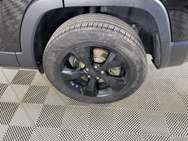 Used 2021 Jeep Cherokee Latitude Plus AWD/4WD image 21