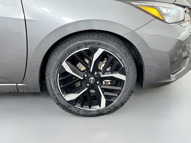 Used 2024 Nissan Versa SR image 37