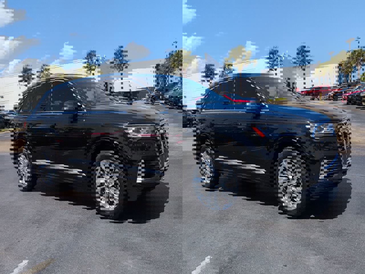 Used 2022 Audi Q7 Premium Plus image 2