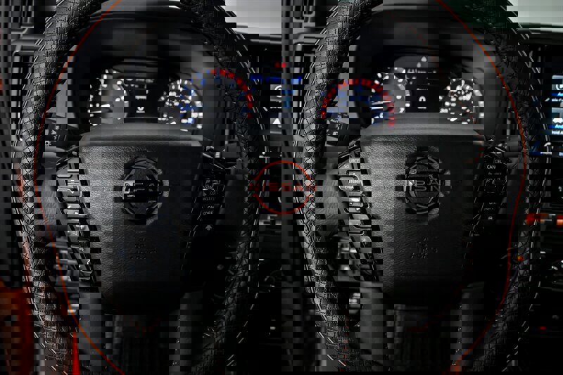 Used 2025 Nissan Frontier PRO-4X image 22