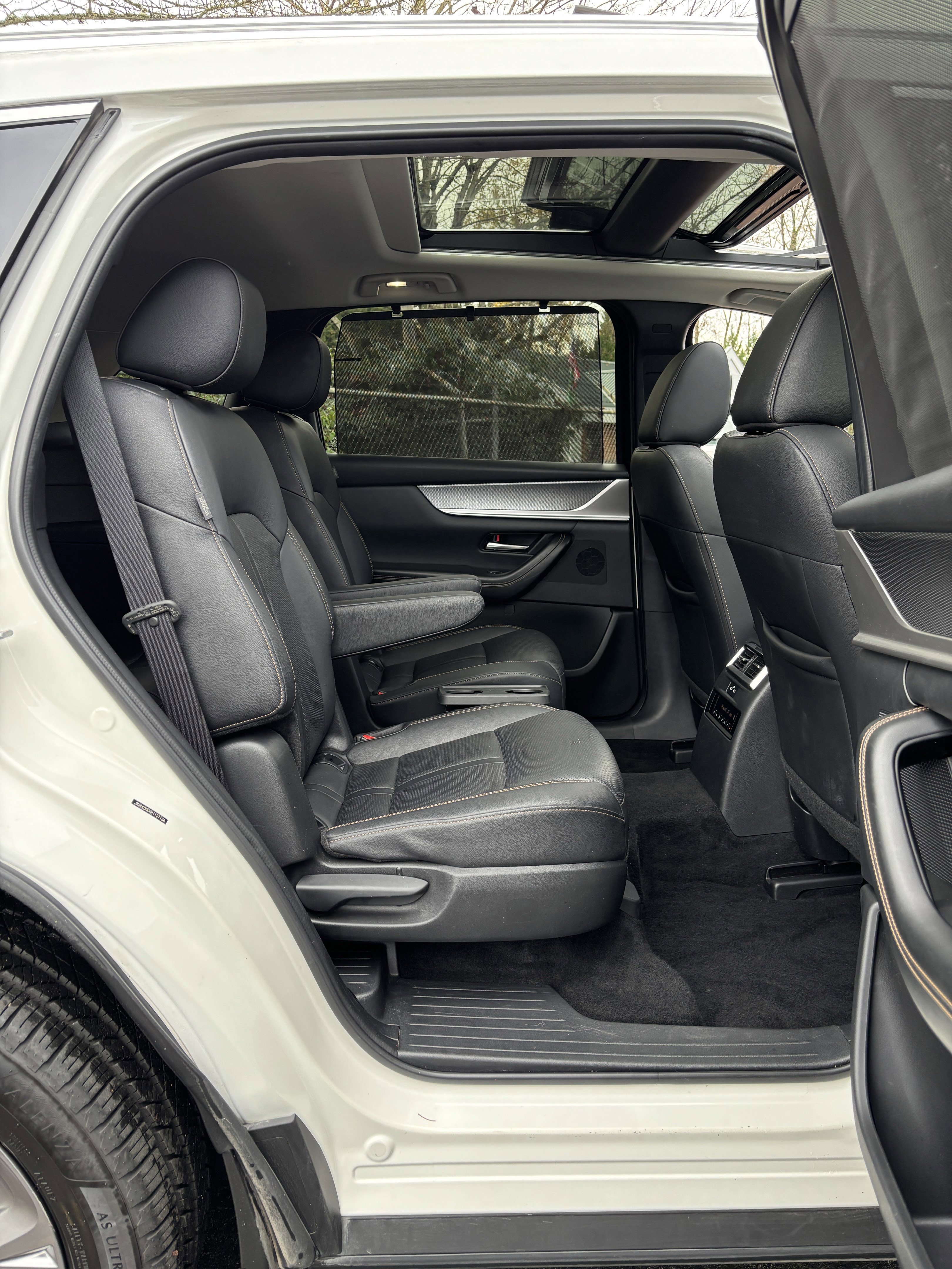 Used 2024 MAZDA CX-90 3.3 Turbo w/ Premium Package image 12