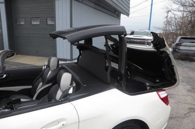 Used 2015 Mercedes-Benz SL 550 image 31