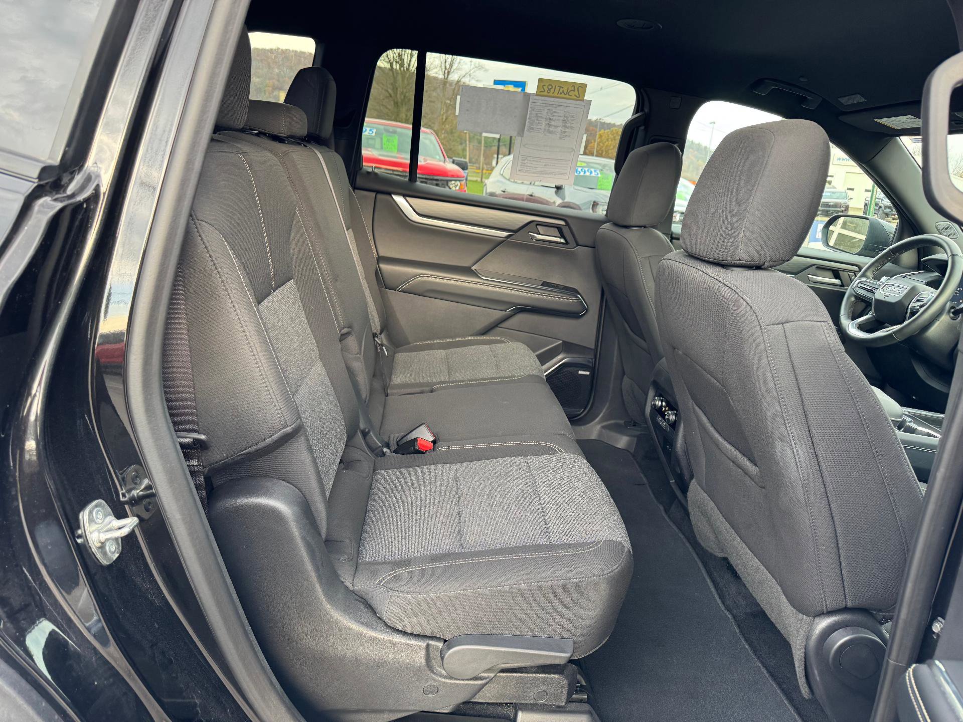 Used 2025 GMC Acadia Elevation image 42