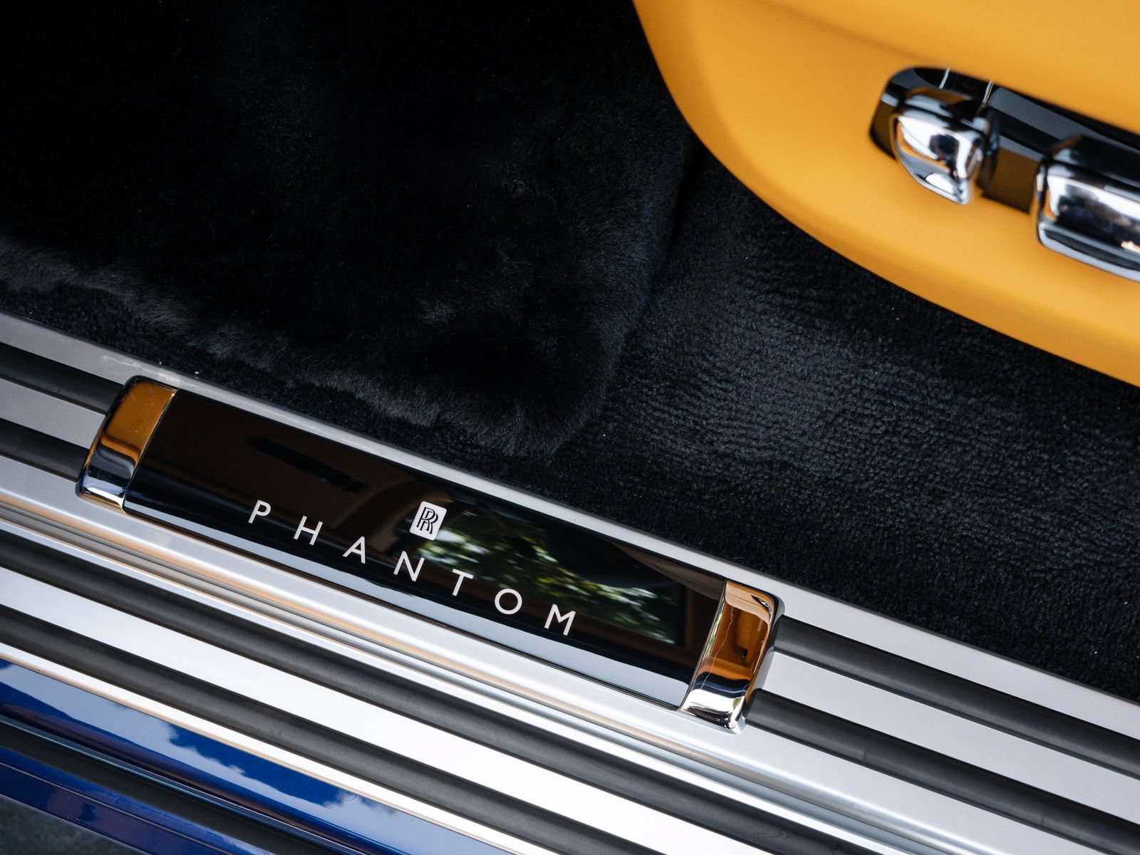 New 2027 Rolls-Royce Phantom Sedan RWD image 9