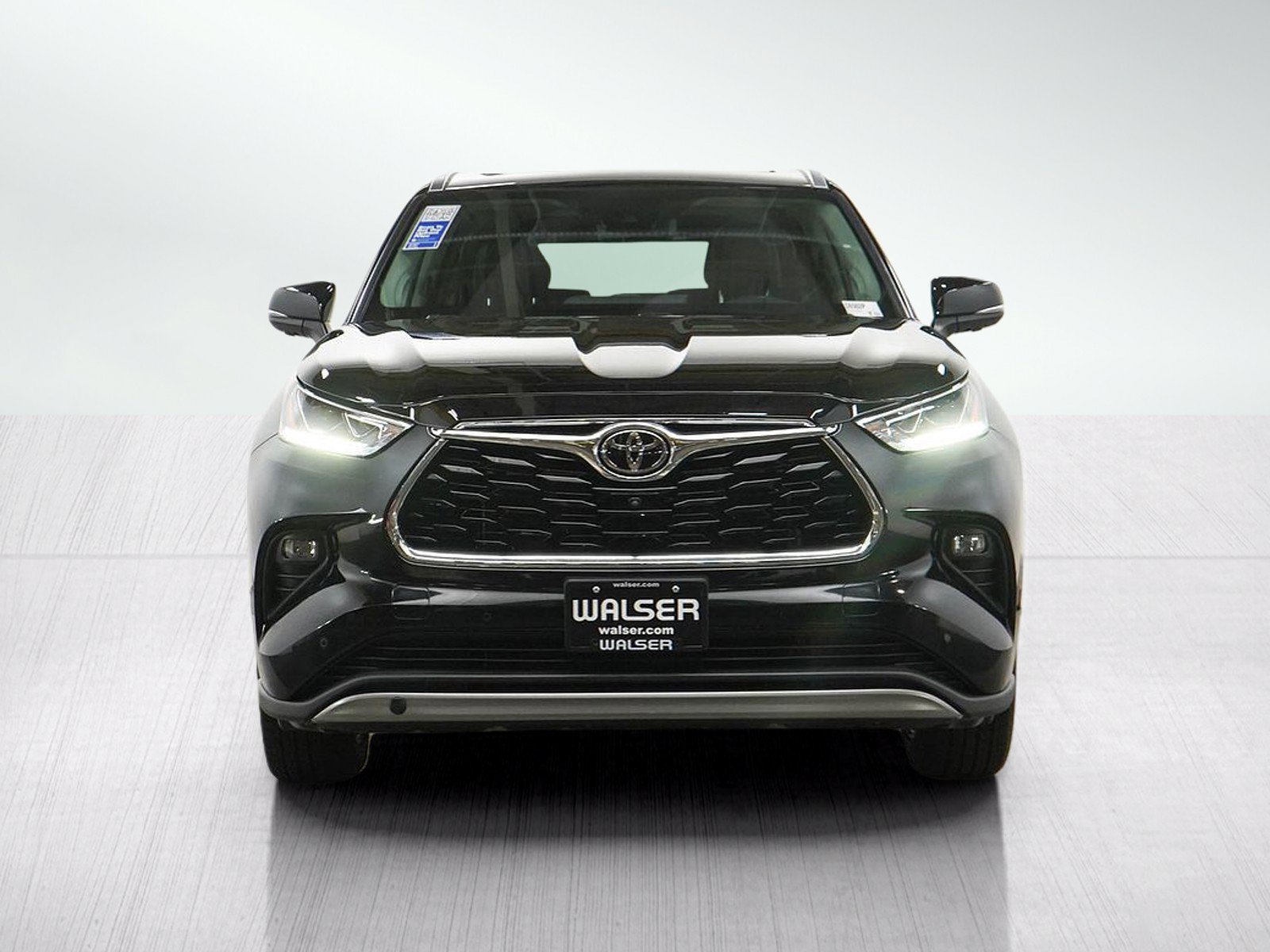 Used 2024 Toyota Highlander Platinum AWD/4WD image 8
