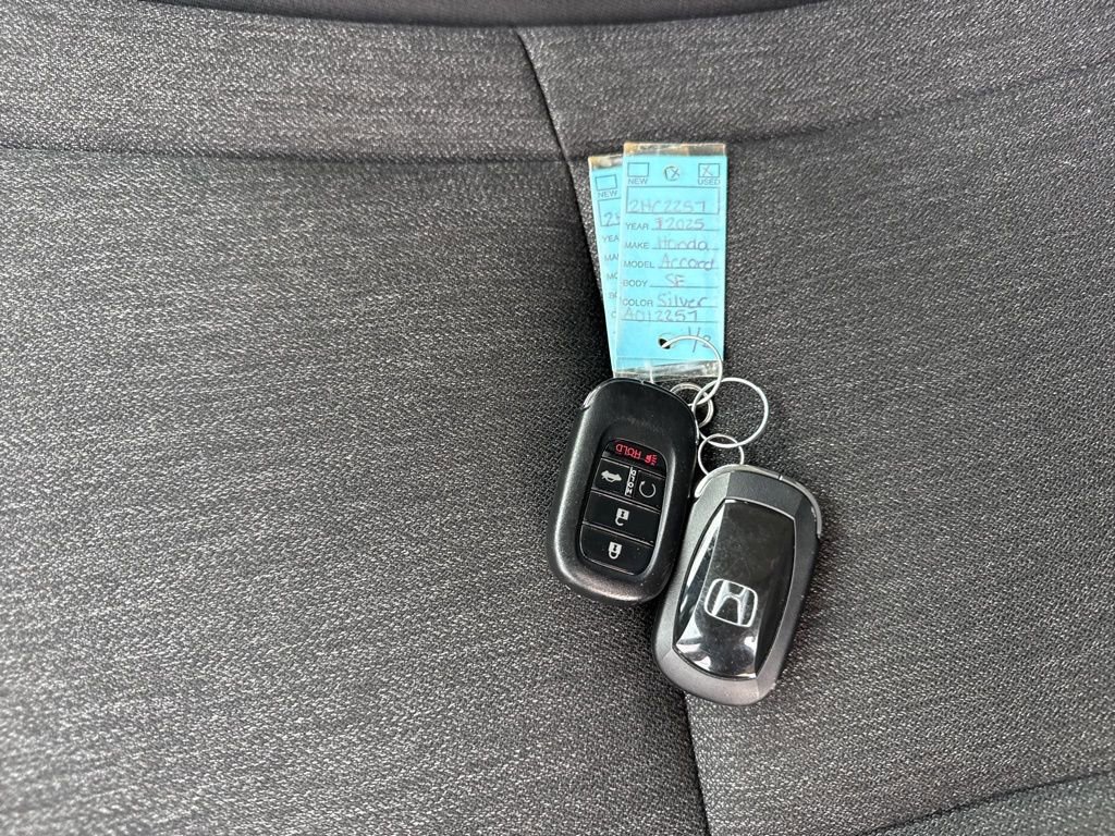 Used 2025 Honda Accord SE image 34