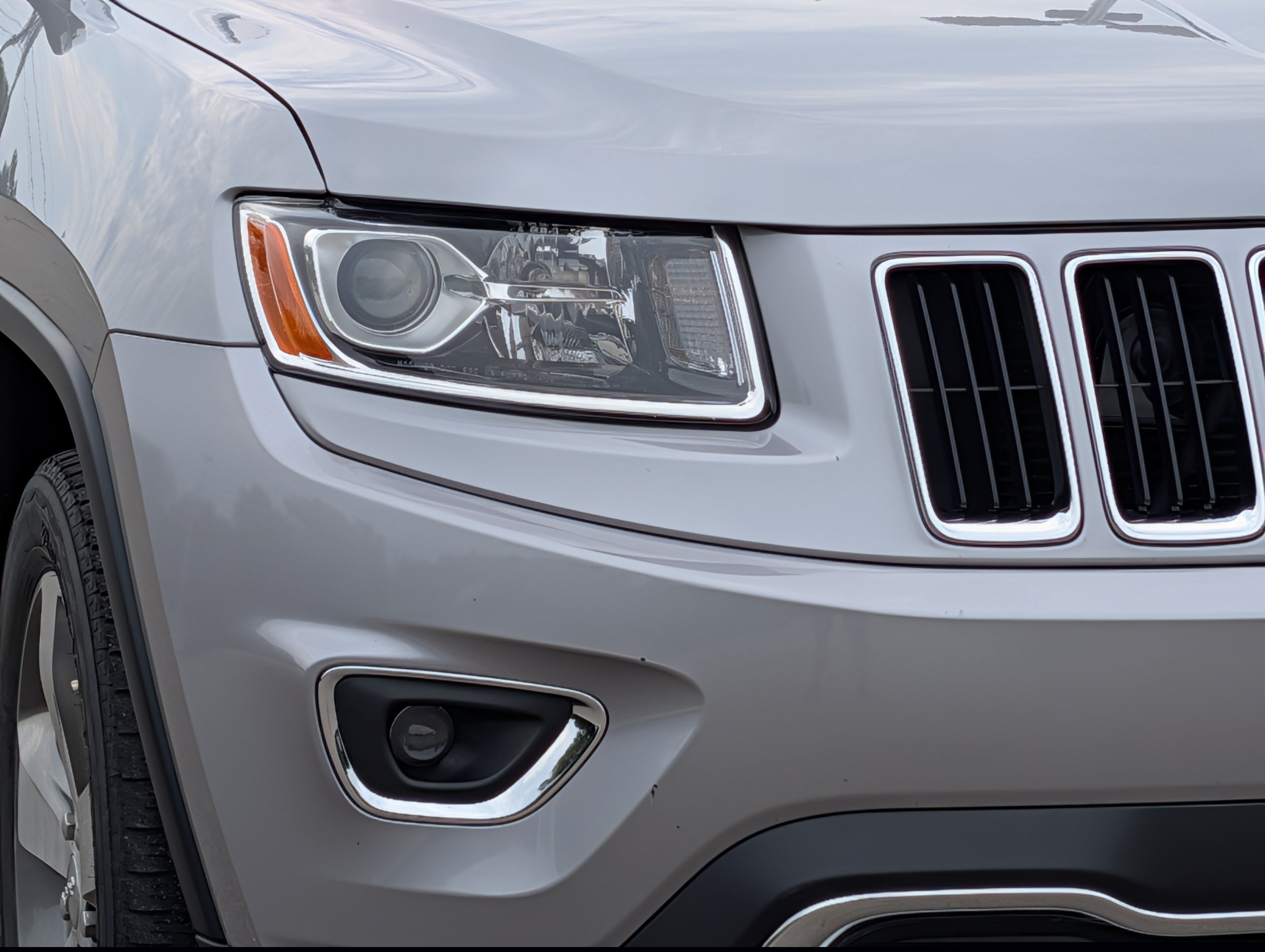 Used 2014 Jeep Grand Cherokee Limited w/ Trailer Tow Group IV AWD/4WD image 9