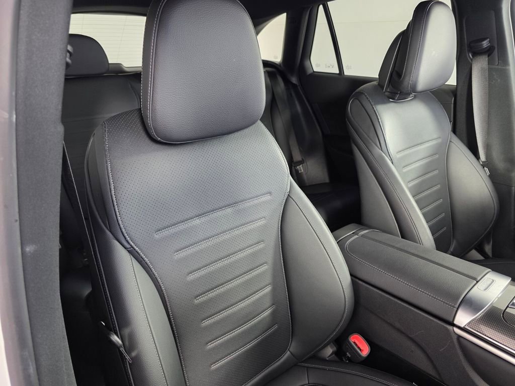 Certified 2025 Mercedes-Benz GLC 300 image 27
