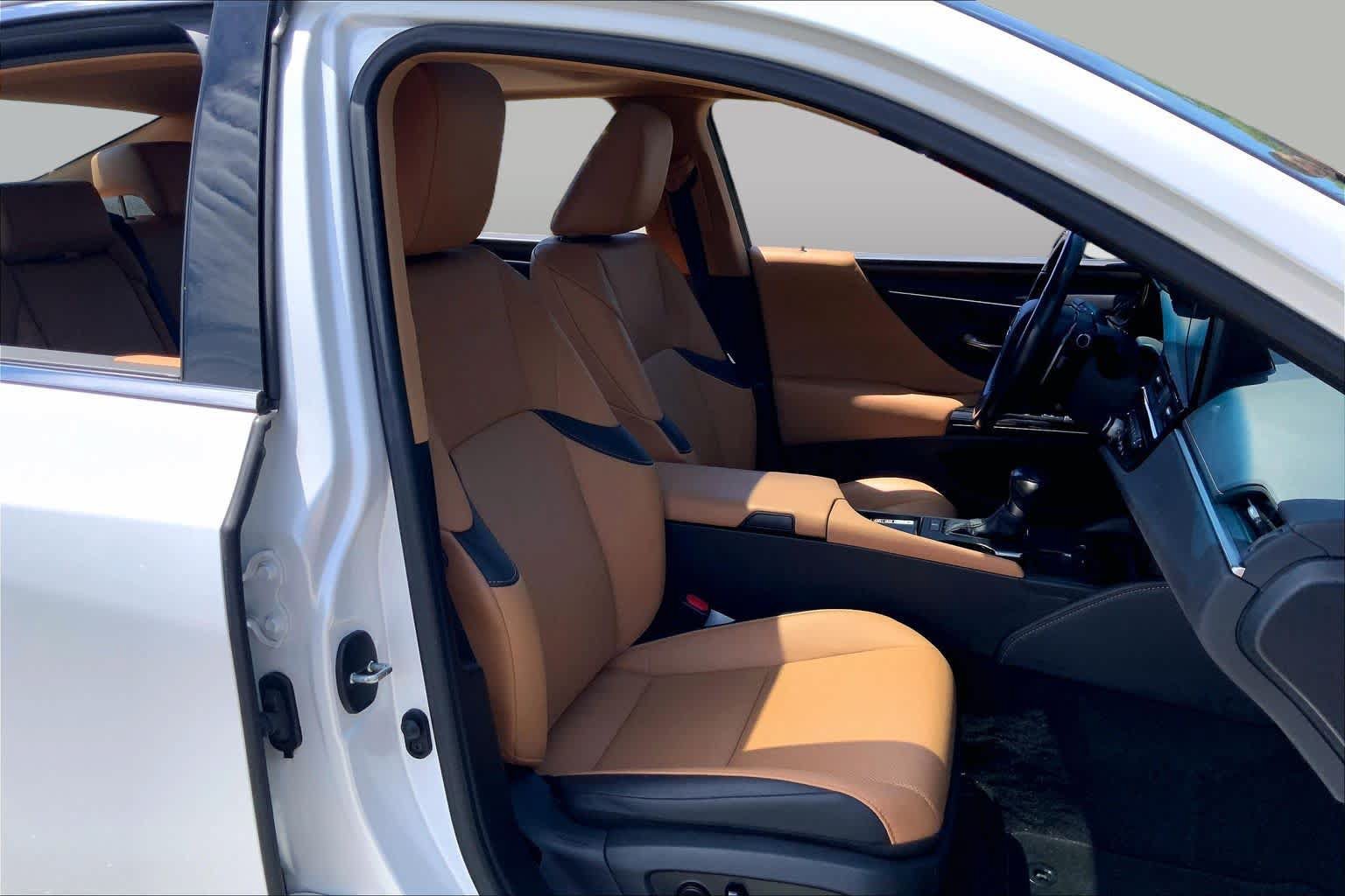 Certified 2024 Lexus ES 350 w/ Premium Package FWD image 9