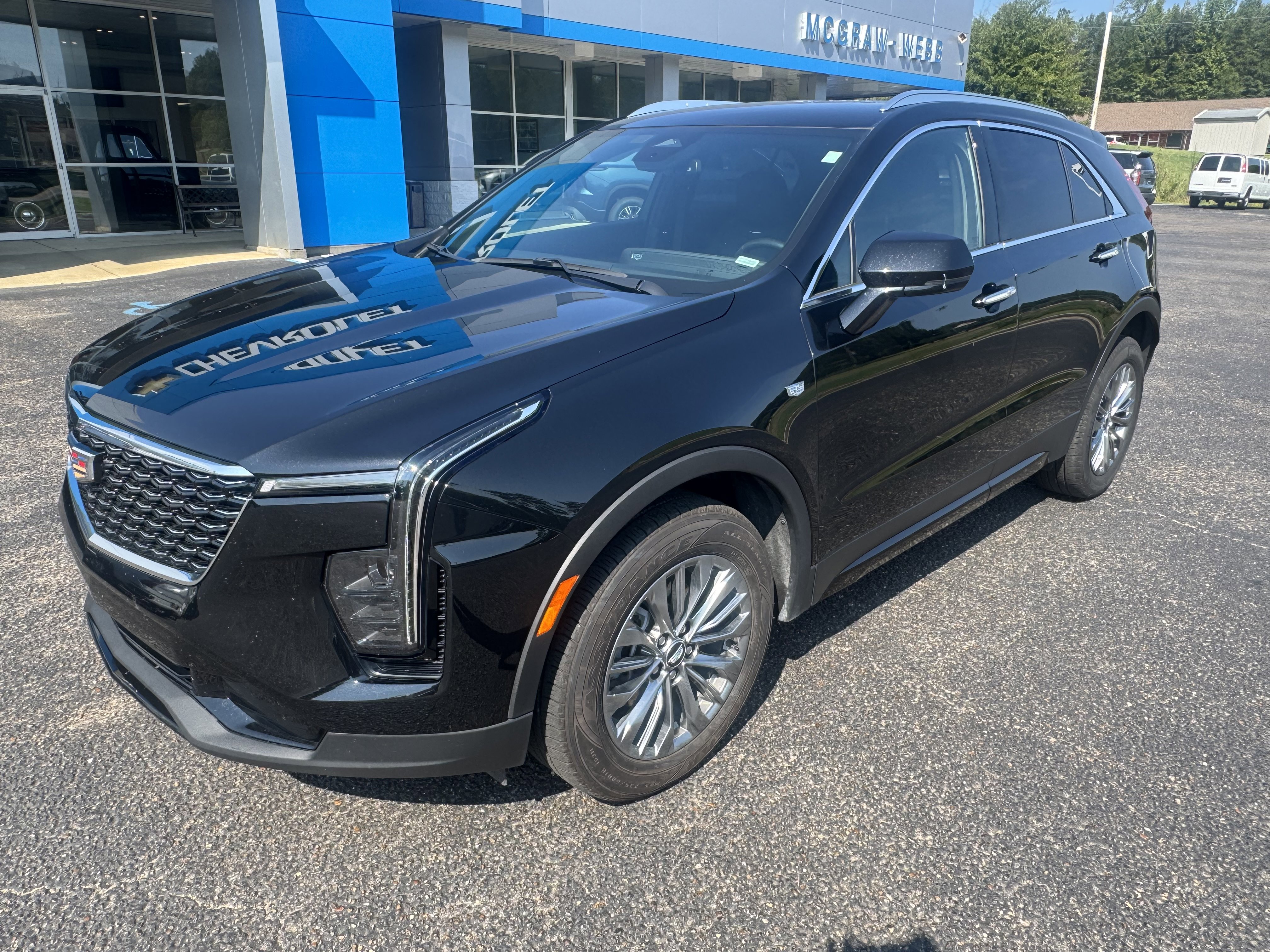 Used 2024 Cadillac XT4 Premium Luxury FWD image 3