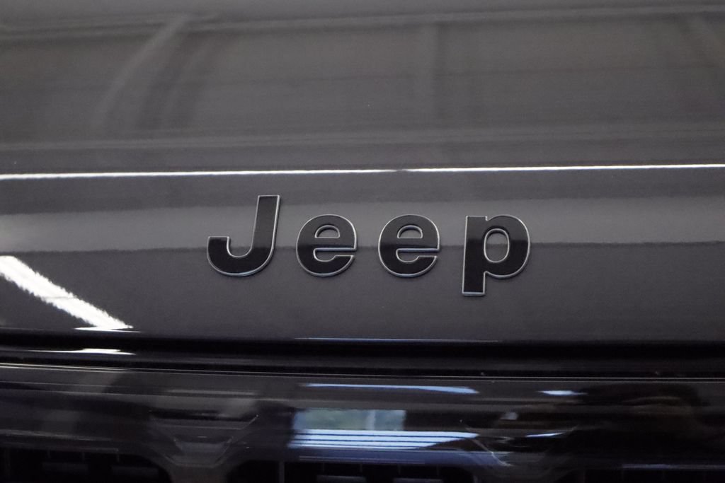 New 2026 Jeep Grand Wagoneer L Limited AWD/4WD image 4