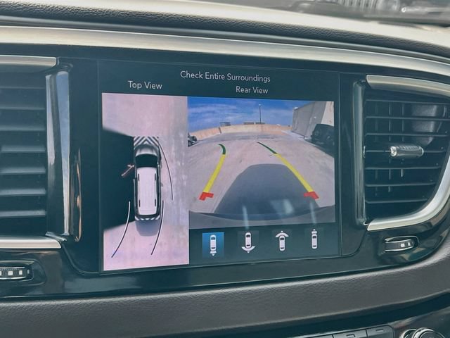 Used 2018 Chrysler Pacifica Touring-L Plus w/ Advanced Safetytec Group FWD image 22
