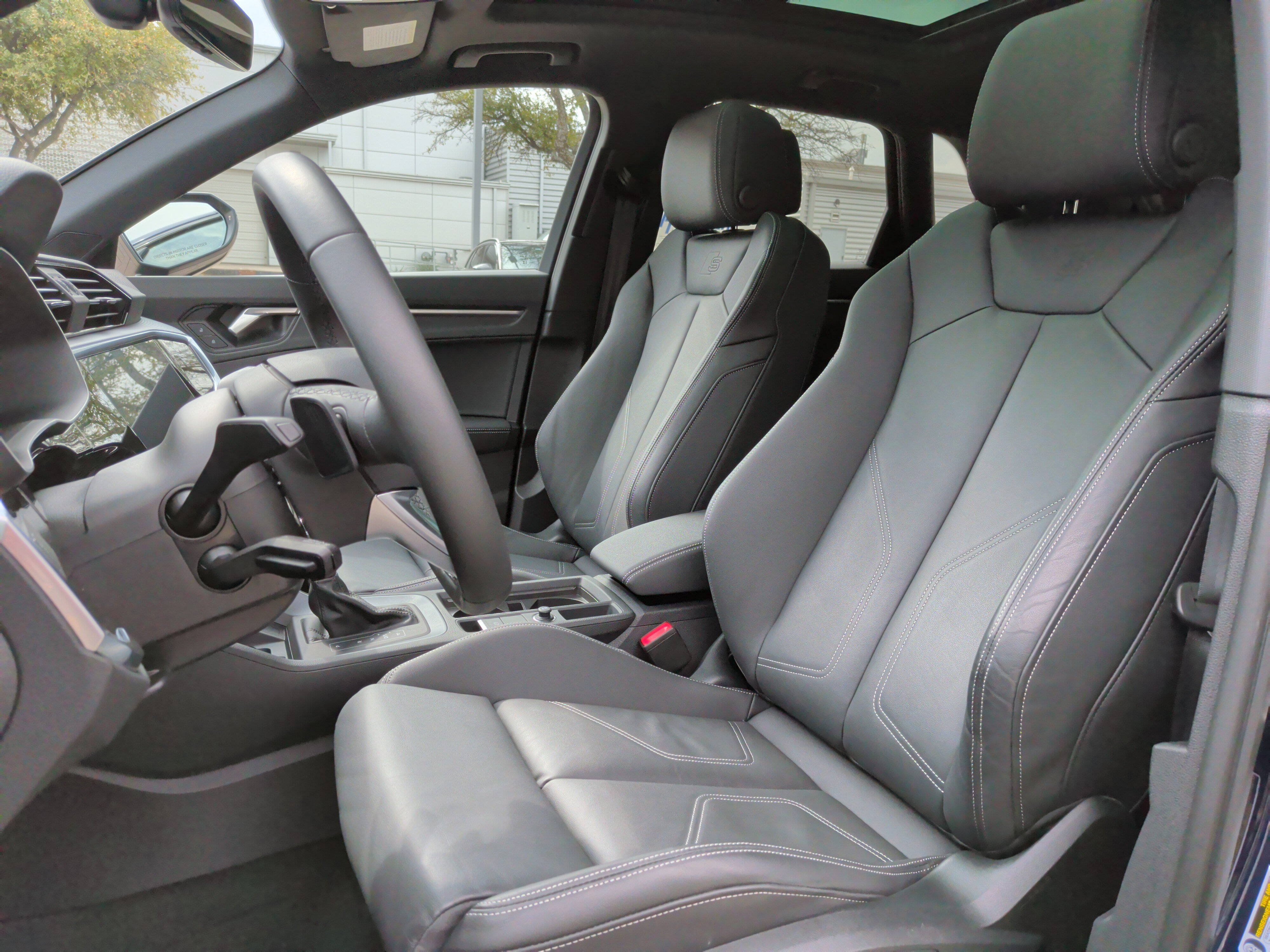 Certified 2025 Audi Q3 2.0T Premium w/ Convenience Package image 16