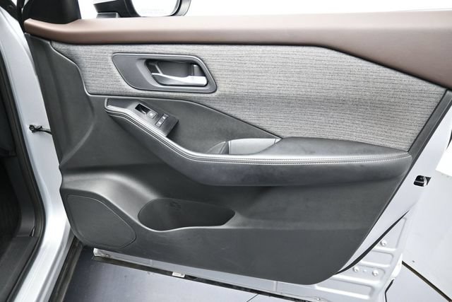 Used 2023 Nissan Rogue SV FWD image 31