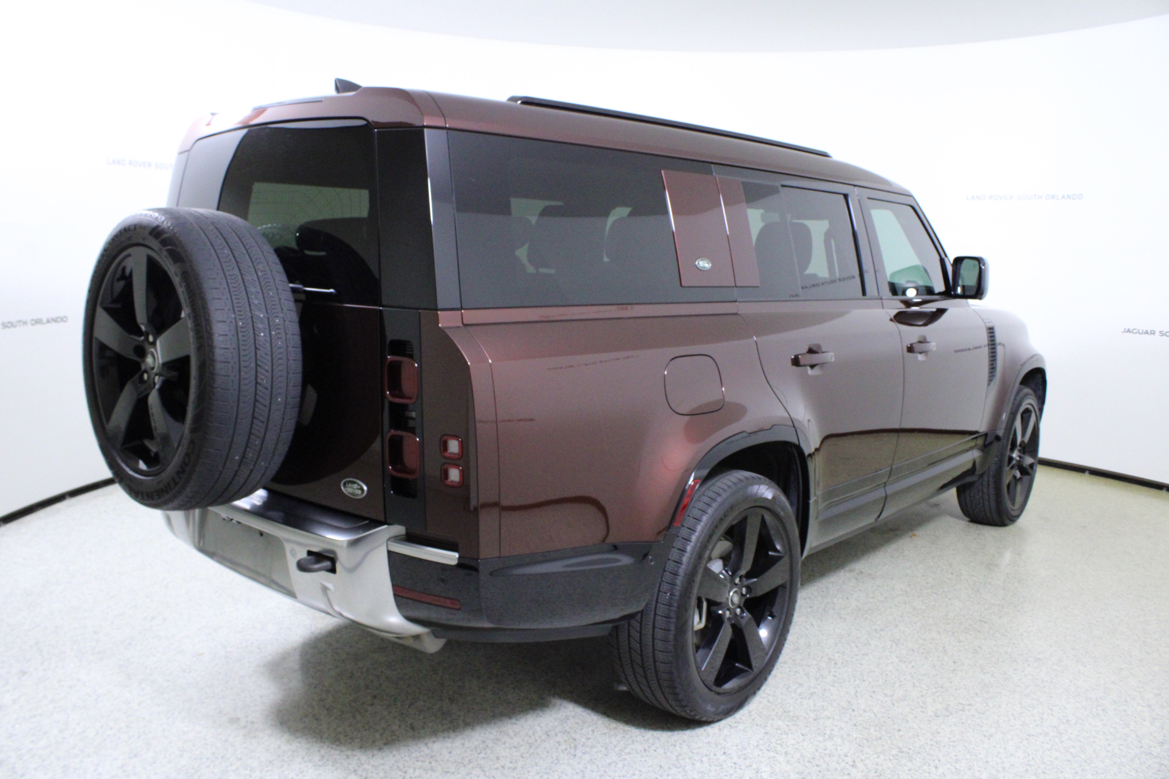 Used 2023 Land Rover Defender 130 S image 7