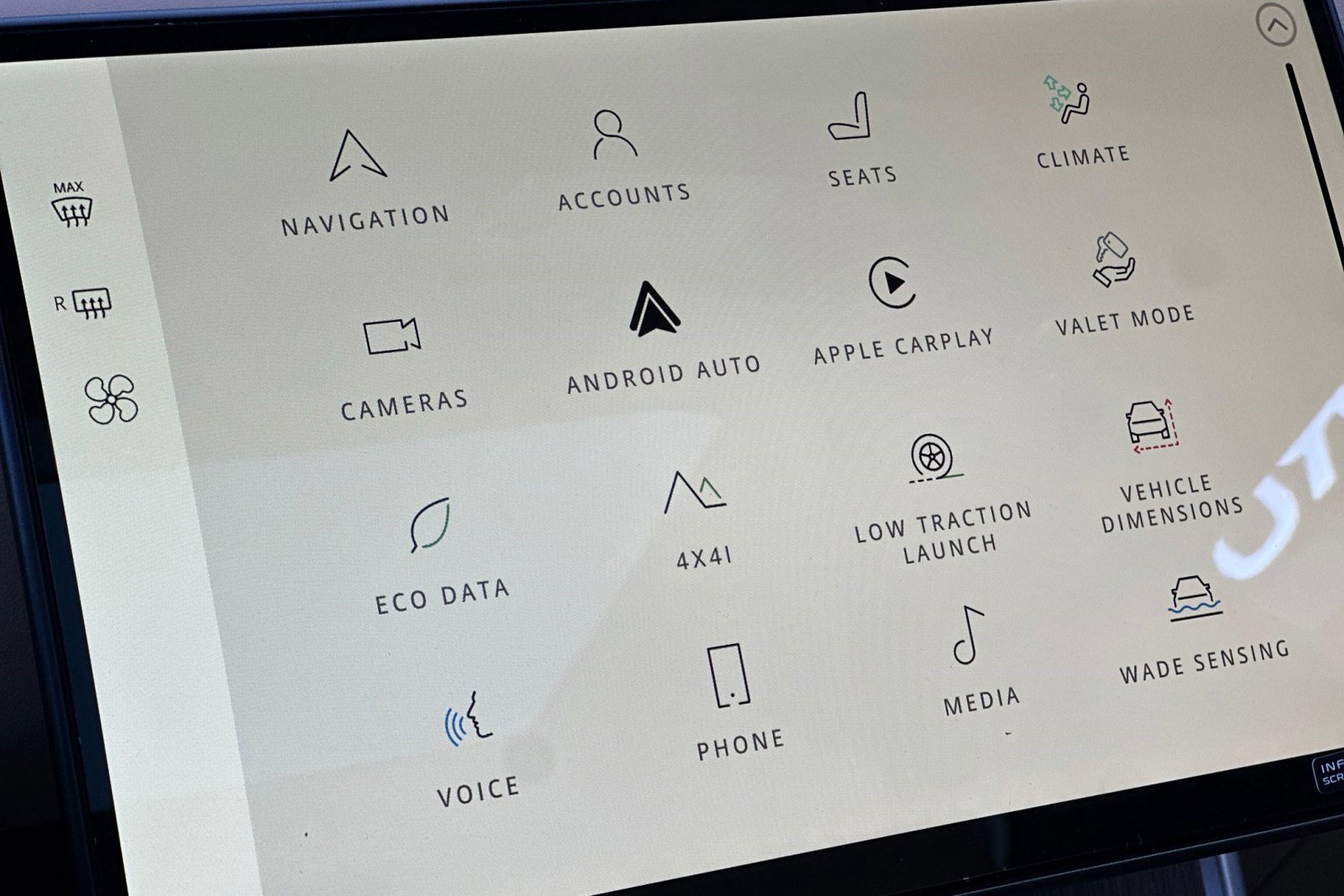 New 2026 Land Rover Range Rover SE image 20