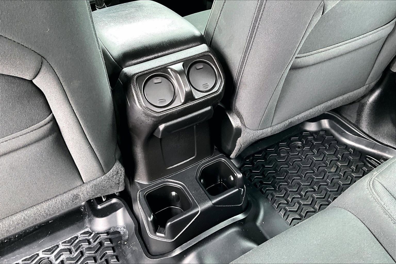 Used 2020 Jeep Gladiator Sport image 10